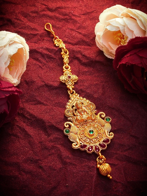 

Aadita Gold Toned American Diamond Maangtikka