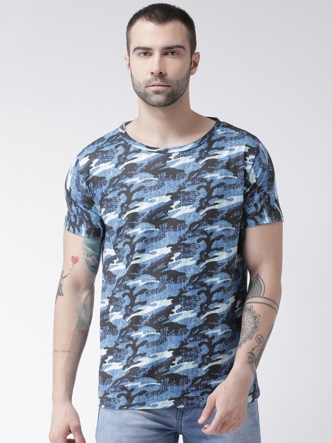 

Rex Straut Jeans Men Blue & Black Camouflage Printed Slim Fit T-shirt