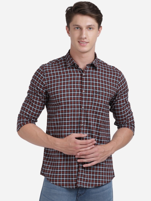 

Crocodile Men Maroon & Black Slim Fit Checked Casual Shirt
