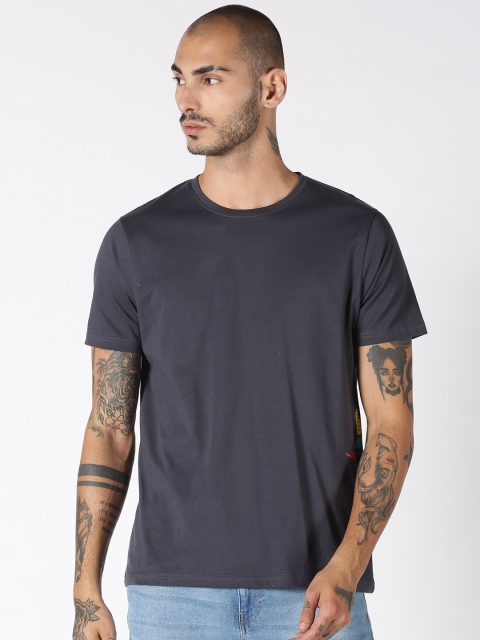 

Blue Saint Men Charcoal Grey Placement Printed T-shirt