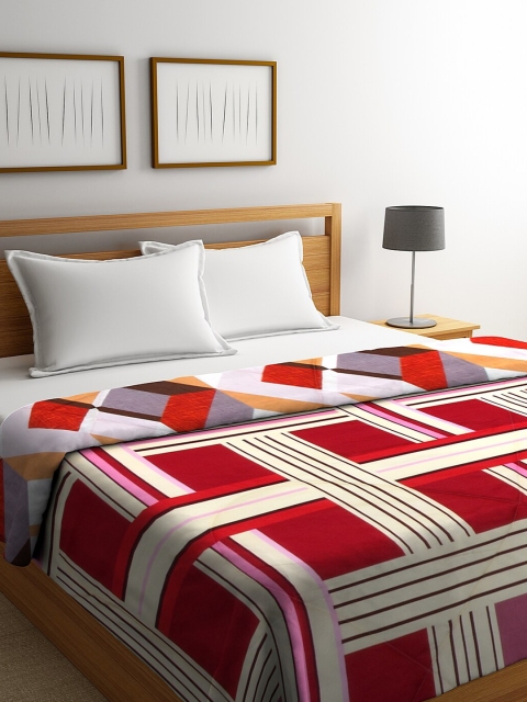 

KLOTTHE Red & Grey Geometric AC Room 500 GSM Double Bed Comforter
