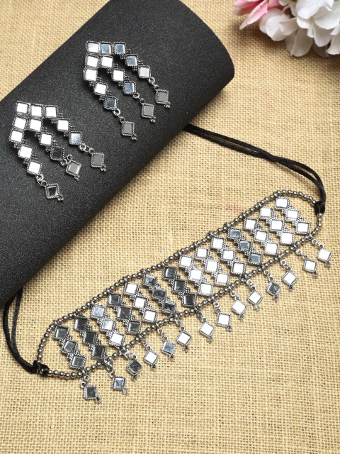 

NEUDIS Antique Silver-Plated Mirror Work Antique Tasselled Jewellery Set