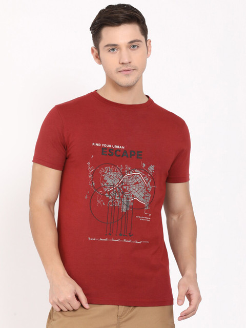 

t-base Men Red Printed T-shirt