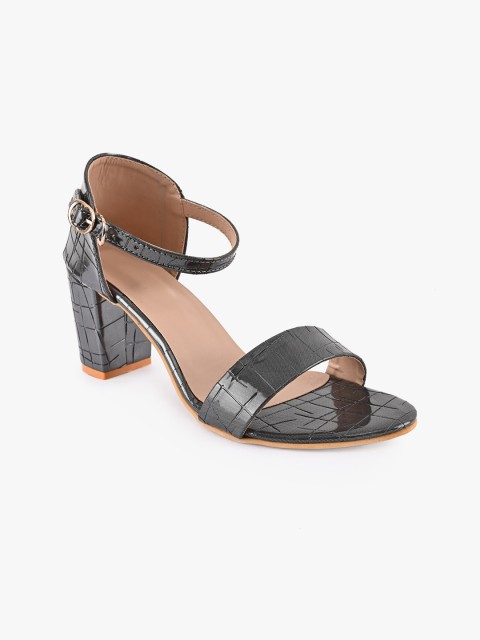 

BuckleUp Women Black Textured Sandals