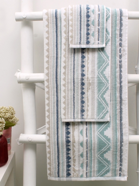 

AVI Living Set Of 3 White & Cream Geometric 600 GSM Cotton Towel Set