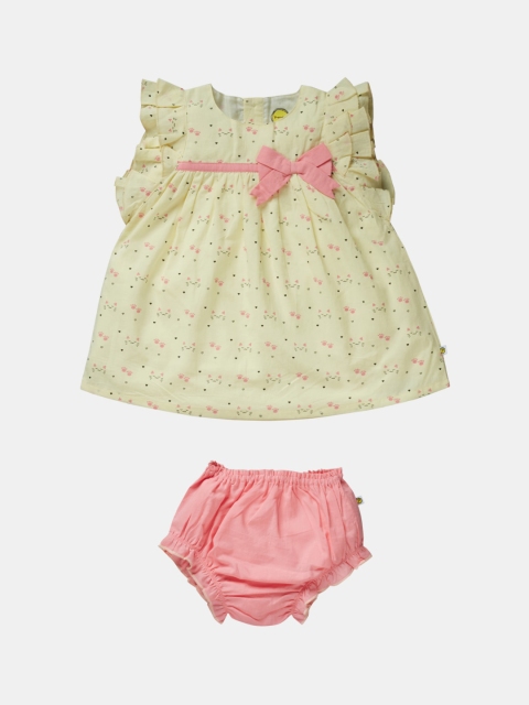 

Pranava Girls Yellow & Pink A-Line Dress & Bloomers