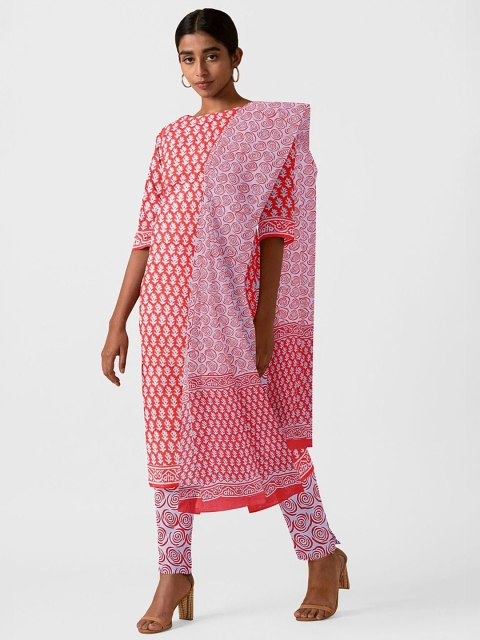 

Taneira Women Red Abstract