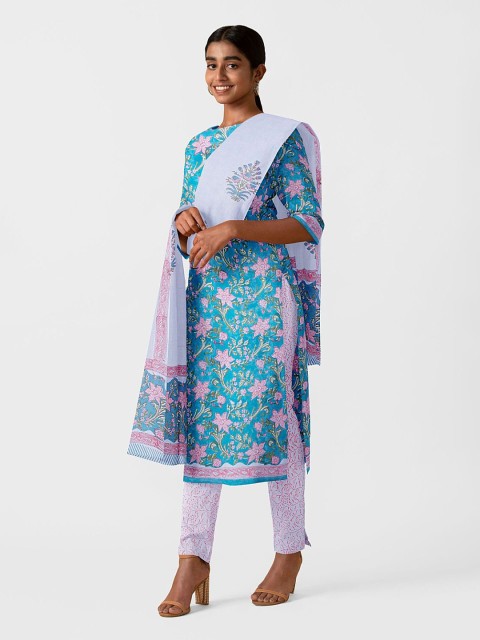

Taneira Blue & White Printed Pure Cotton Unstitched Dress Material