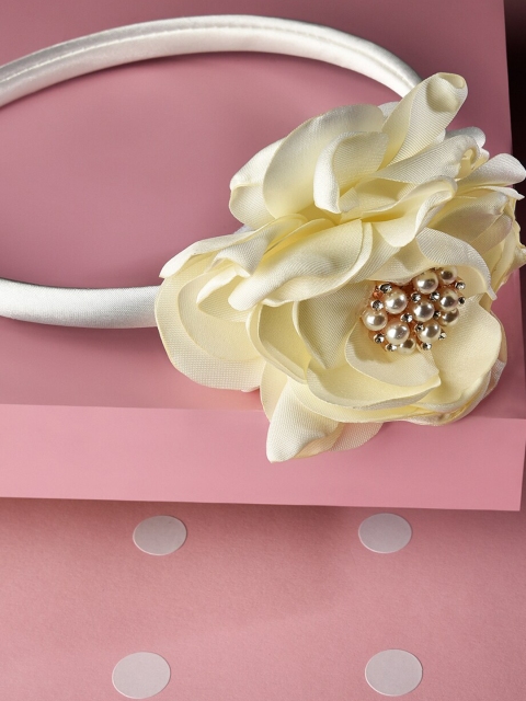 

Toniq Kids Girls Cream-Coloured & Gold-Toned Flower Embellished Hairband