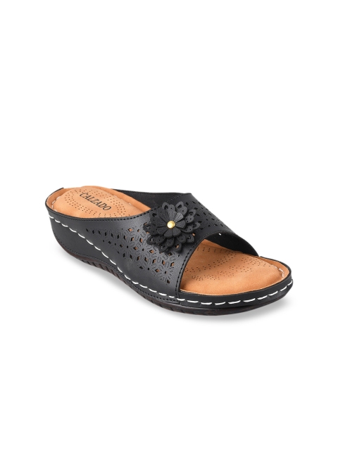 

CALZADO Women Black Embellished Pumps