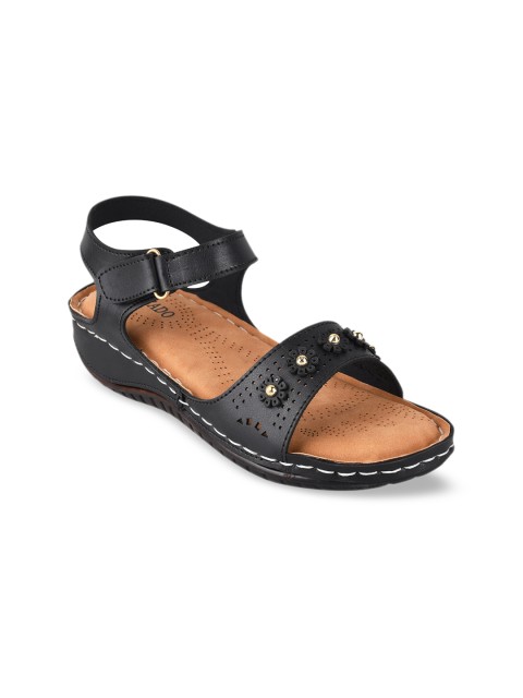 

CALZADO Black Solid Wedge Sandals