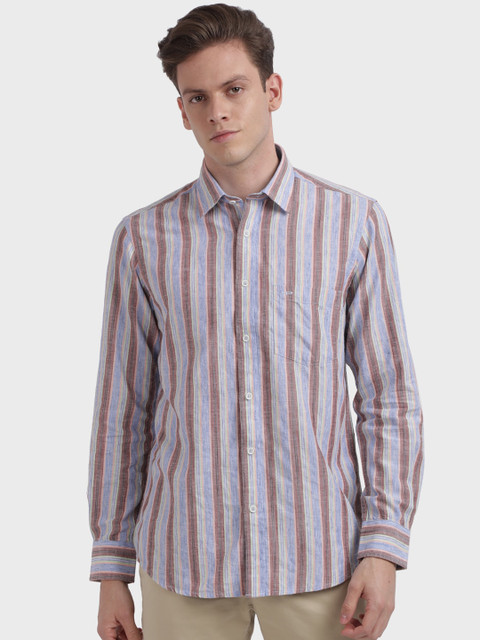 

ColorPlus Men Red Tailored Fit Striped Casual Shirt