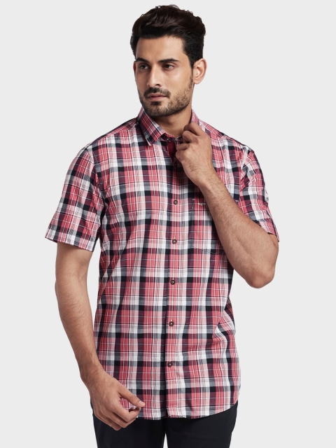 

ColorPlus Men Maroon & White Tailored Fit Checked Casual Shirt