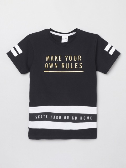 

max Boys Black Typography Printed T-shirt