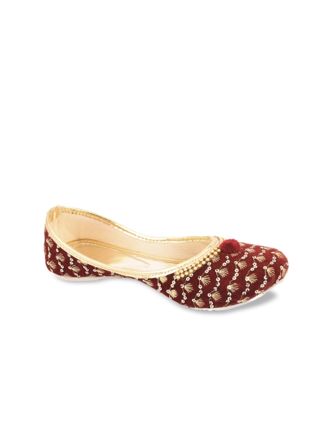 

DESI COLOUR Girls Maroon Embellished Leather Ethnic Mojaris Flats