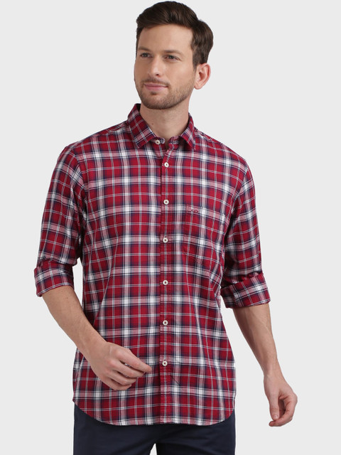 

ColorPlus Men Red Tailored Fit Checked Casual Shirt