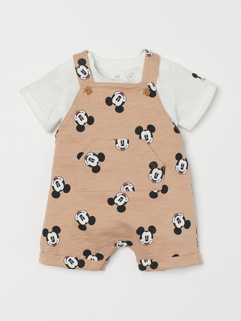 

H&M Girls Beige & Black Mickey Mouse Printed 2-Piece Cotton Dungarees & T-Shirt