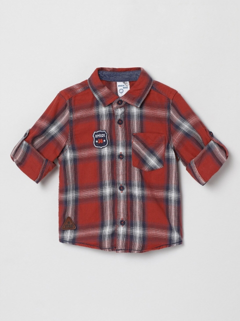 

max Boys Red & Navy Blue Regular Fit Checked Casual Shirt