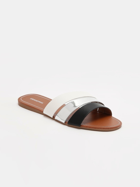 

shoexpress Women Silver-Toned & White Colourblocked Open Toe Flats