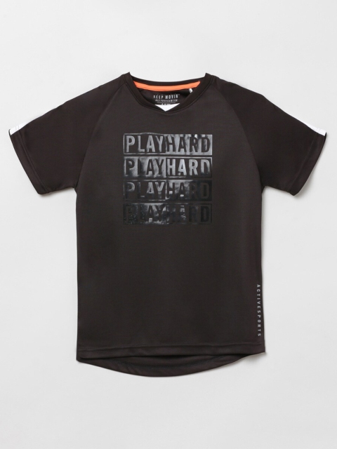 

max Boys Black Typography Printed V-Neck T-shirt