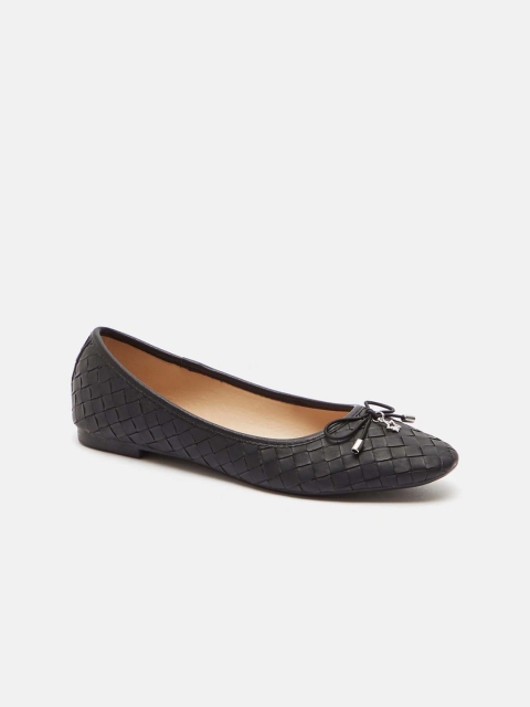 

shoexpress Women Black Textured Ballerinas