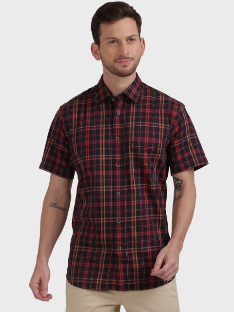 

ColorPlus Men Red & Navy Blue Tailored Fit Checked Casual Linen Shirt