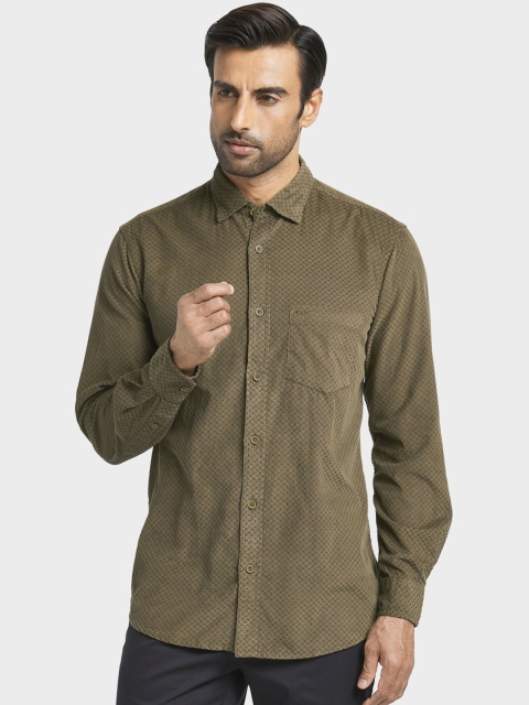 

ColorPlus Men Green Tailored Fit Solid Casual Shirt
