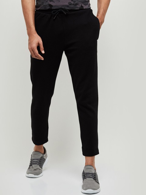 

max Men Black Solid Track Pants