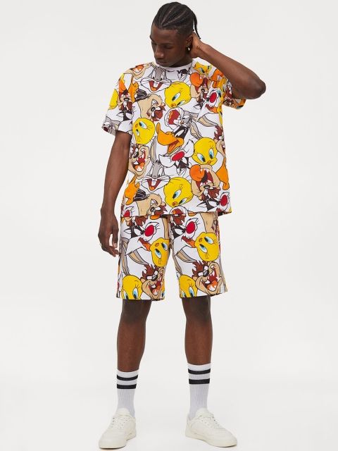 

H&M Men White & Yellow Tweety Patterned Sweatshirt Shorts