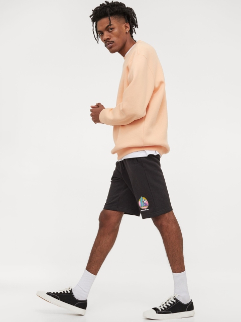 

H&M Men Black Peanut Patterned Sweatshirt Shorts