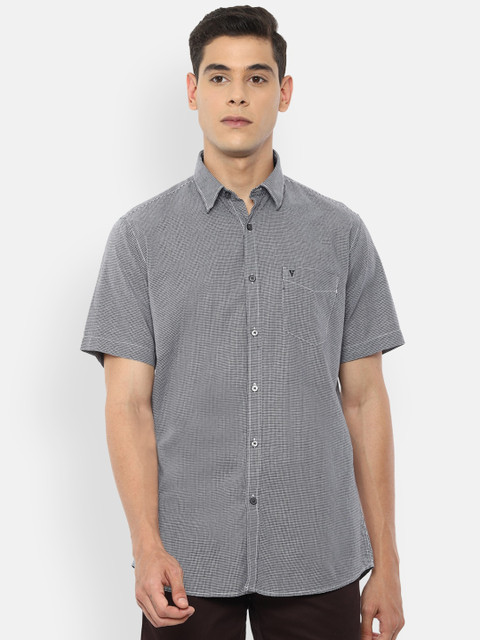 

Van Heusen Sport Men Black & White Checked Pure Cotton Slim Fit Shirt