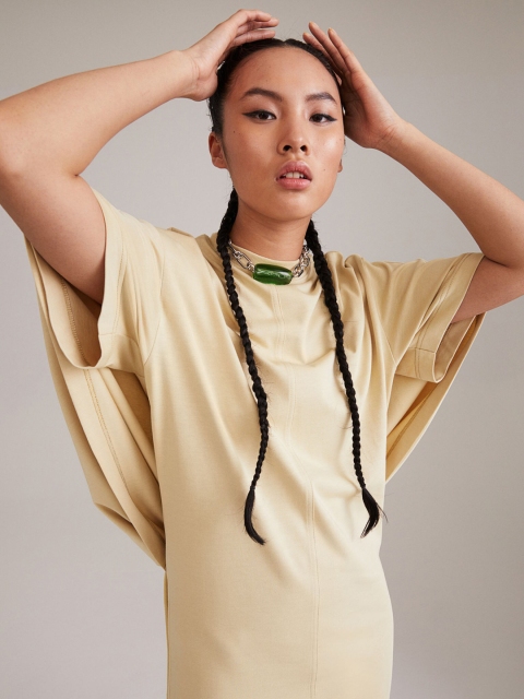 

H&M Beige Short Cape Dress