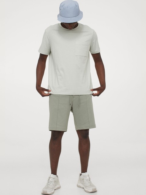 

H&M Men Olive Green Solid Slim Fit Jersey Shorts