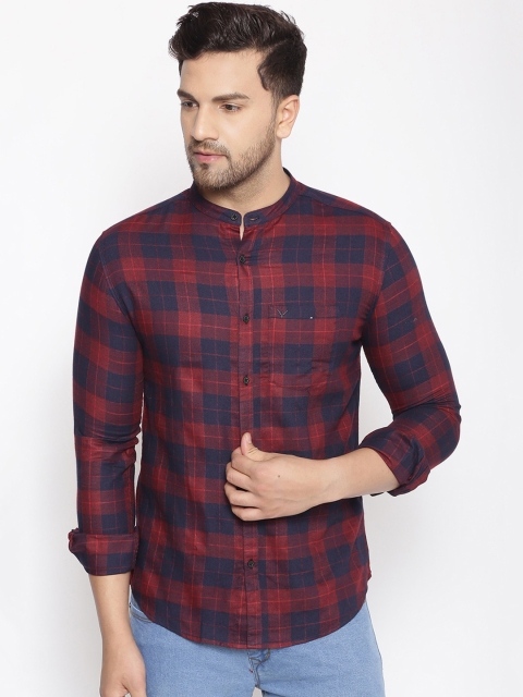 

SHOWOFF Men Red & Navy Blue Cotton Classic Slim Fit Checked Casual Shirt