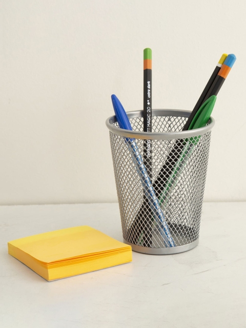 

Home Centre Grey Solid Mesh Pencil Cup