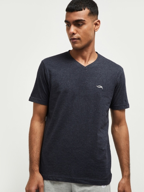

max Men Blue V-Neck Slim Fit T-shirt
