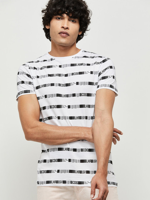 

max Men White Typography Printed Slim Fit Cotton T-shirt