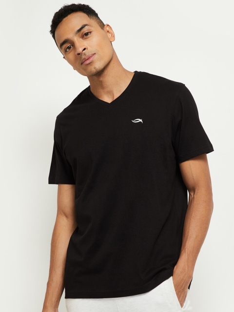 

max Men Black V-Neck Slim Fit Cotton T-shirt