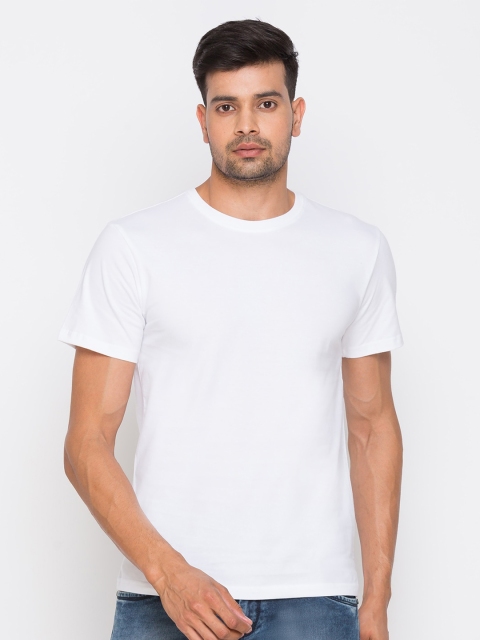 

Globus Men White Solid Round Neck T-shirt
