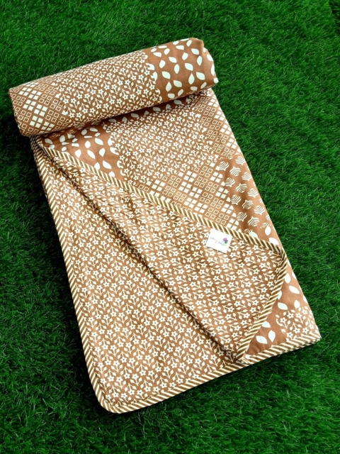 

BELLA CASA Brown & White Geometric AC Room 180 GSM Single Bed Dohar