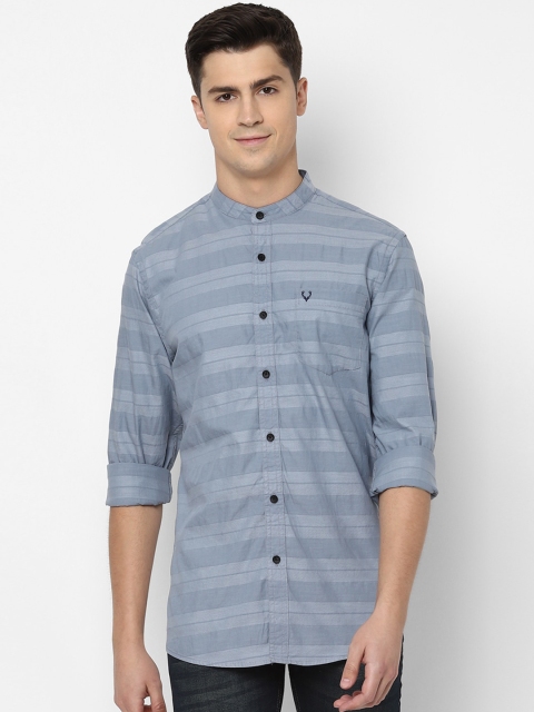 

Solly Jeans Co. Men Blue Regular Fit Striped Casual Shirt