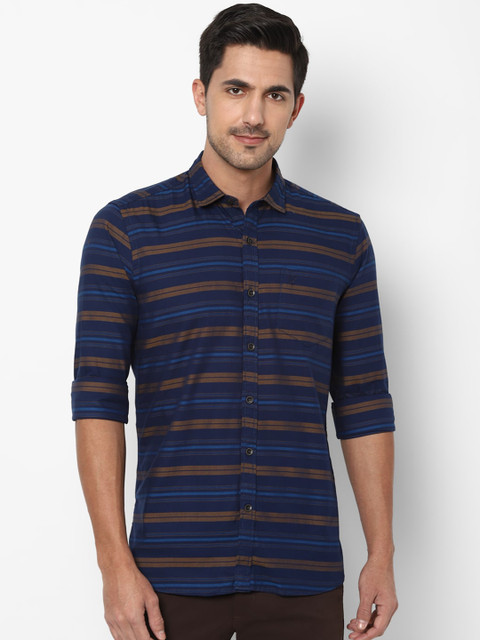 

Solly Jeans Co. Men Navy Blue Regular Fit Striped Casual Shirt