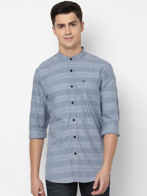 

Solly Jeans Co. Men Blue Regular Fit Striped Casual Shirt