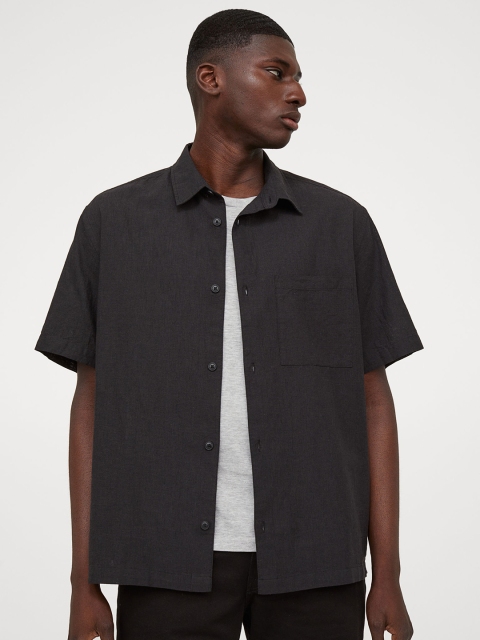 

H&M Men Black Solid Relaxed Fit Linen-Blend Shirt