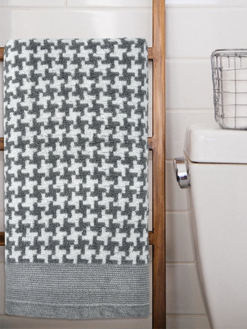 

Trident Grey & White Set of 2 Houndstooth Print 500 GSM Bath Towels