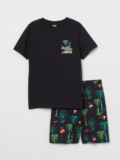 

H&M Boys Black Printed Pyjamas & Tshirt