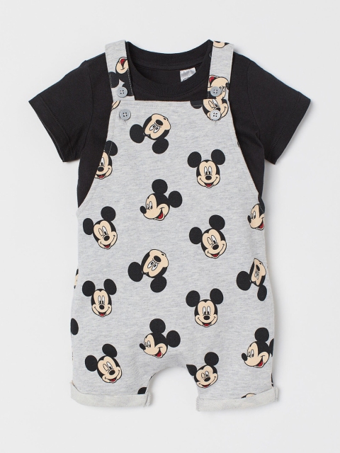 

H&M Boys Grey & Black 2-Piece Printed Set
