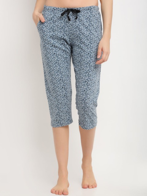 

Kanvin Women Blue Printed Capris