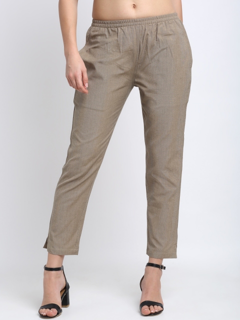 

NEUDIS Women Brown Regular Fit Solid Crop Trousers