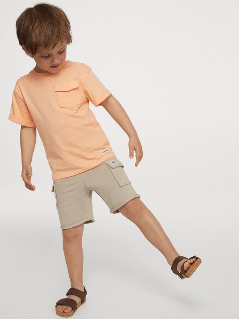 

H&M Boys Beige Solid Leg-Pocket Shorts